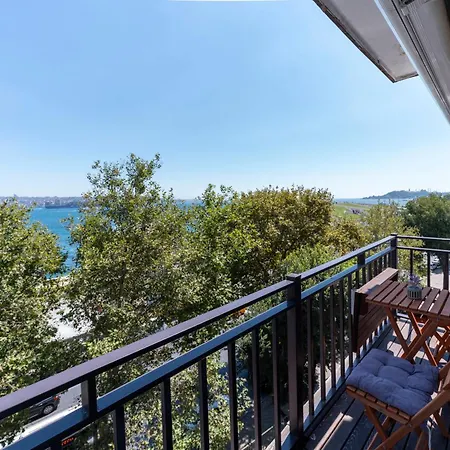 Bosphorus View With 3 Bedrooms - 2 Bathrooms - Super Location * Provincia di Istanbul