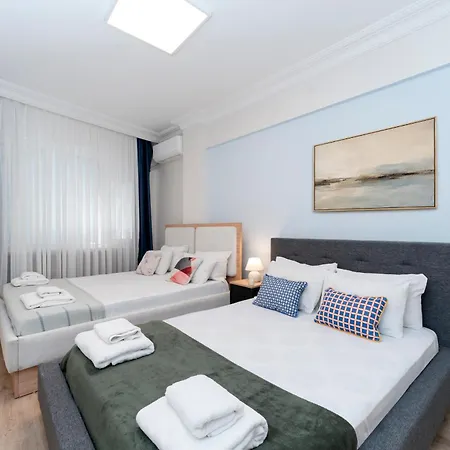 Bosphorus View With 3 Bedrooms - 2 Bathrooms - Super Location * Provincia di Istanbul