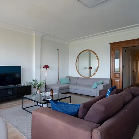 Bosphorus View With 3 Bedrooms - 2 Bathrooms - Super Location 公寓