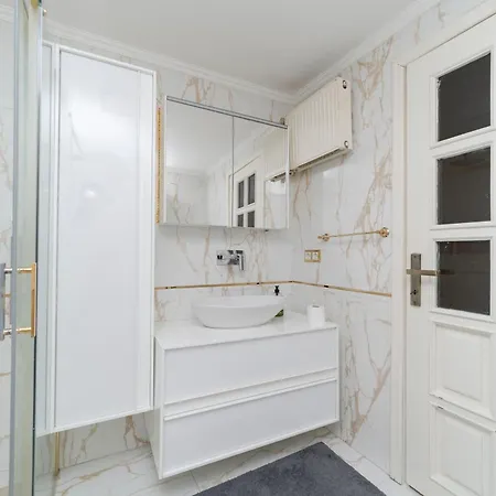 公寓 Bosphorus View With 3 Bedrooms - 2 Bathrooms - Super Location *