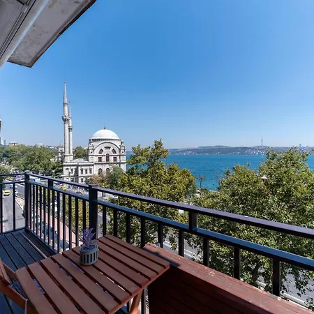 Bosphorus View With 3 Bedrooms - 2 Bathrooms - Super Location * 伊斯坦布尔