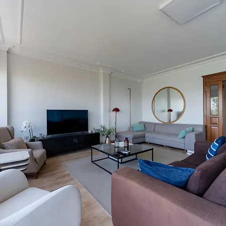 Bosphorus View With 3 Bedrooms - 2 Bathrooms - Super Location 公寓