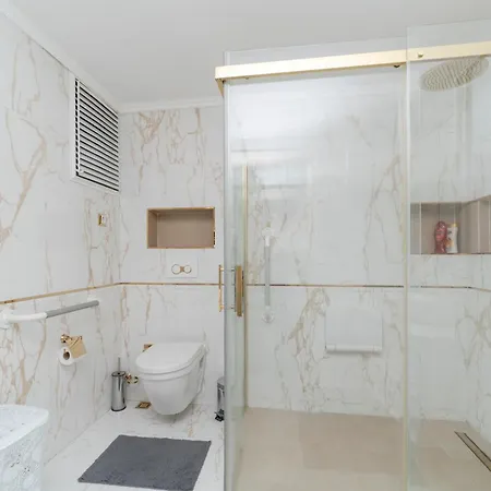 Bosphorus View With 3 Bedrooms - 2 Bathrooms - Super Location *